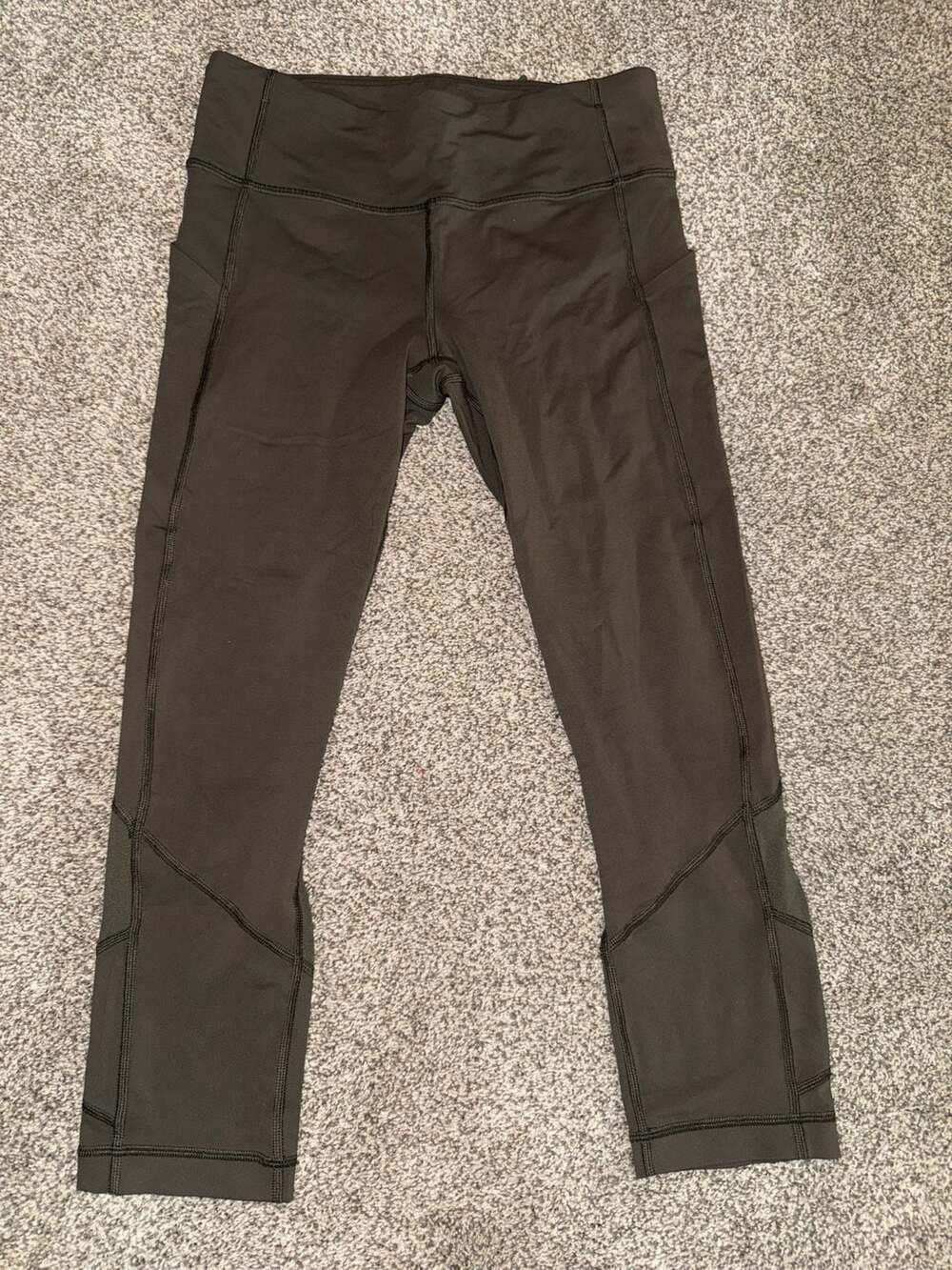 Lululemon Pace Rival Crop Leggings in Dark Olive Size 6